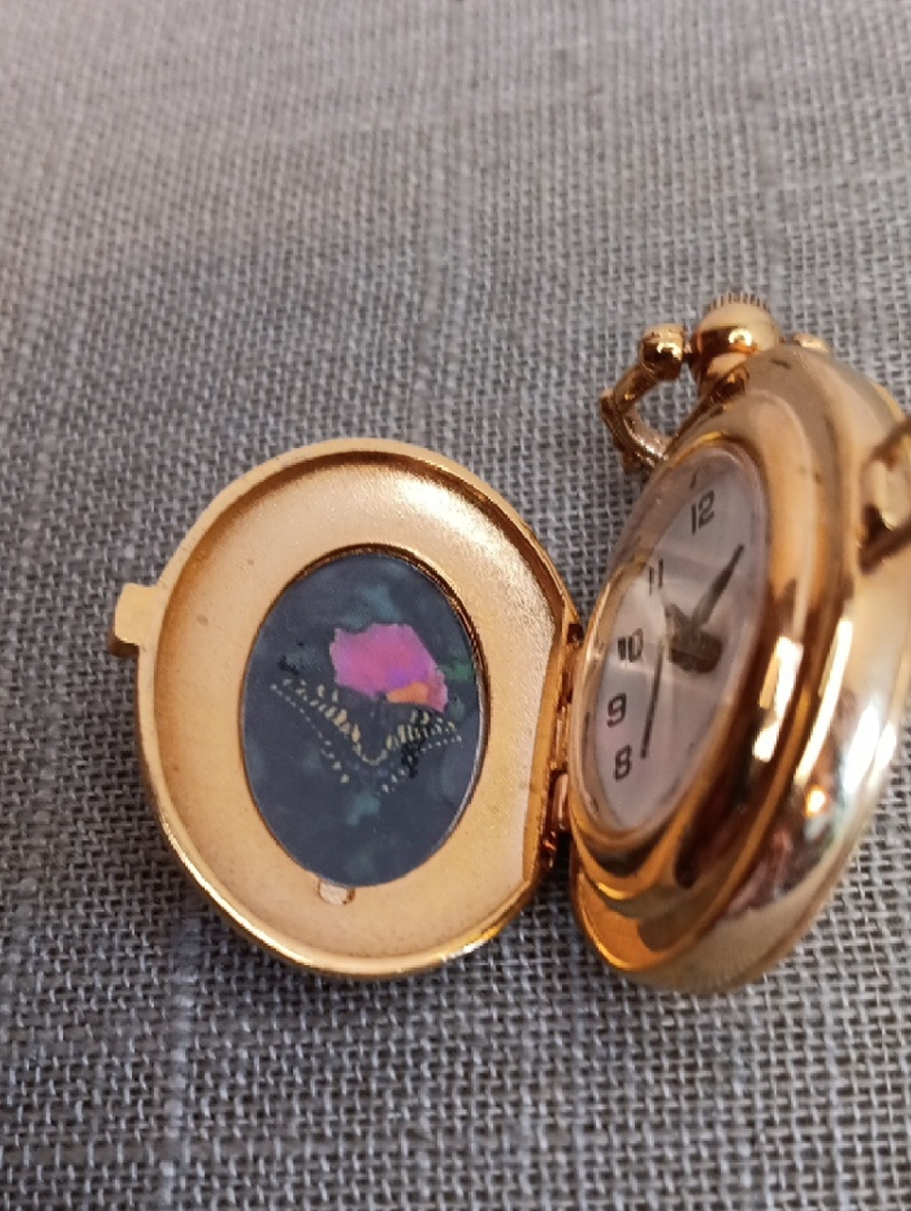 Gold Tone Pendant Watch Quartz Locket Style No Chain - Picture 2 of 7